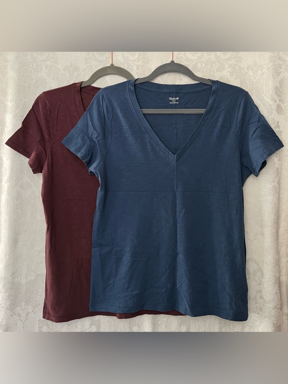 Madewell Lot Of 2 Womens Cotton V-Neck T-Shirts In Navy Blue & Maroon Size S GUC